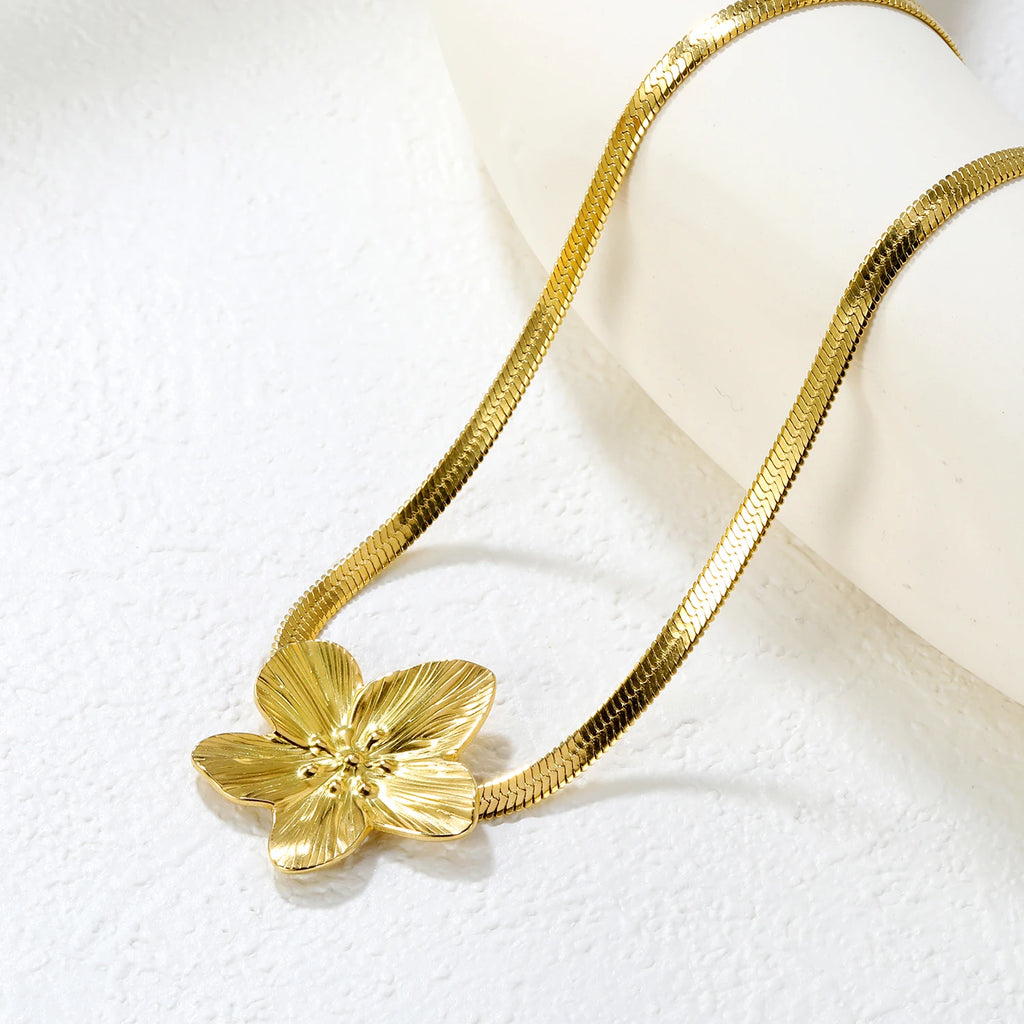Aura Golden Magnolia Jewelry Set
