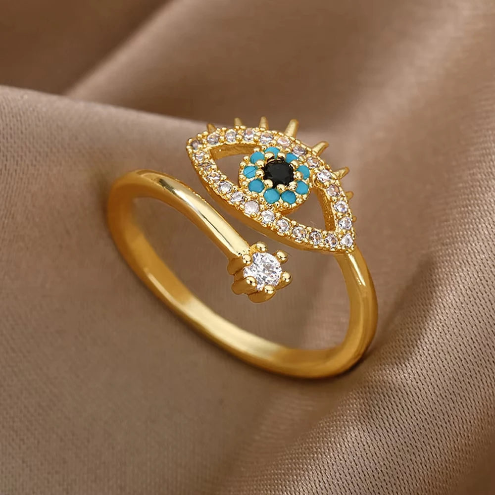 Aura Geometric Zircon Ring – Luxury Gold Edition