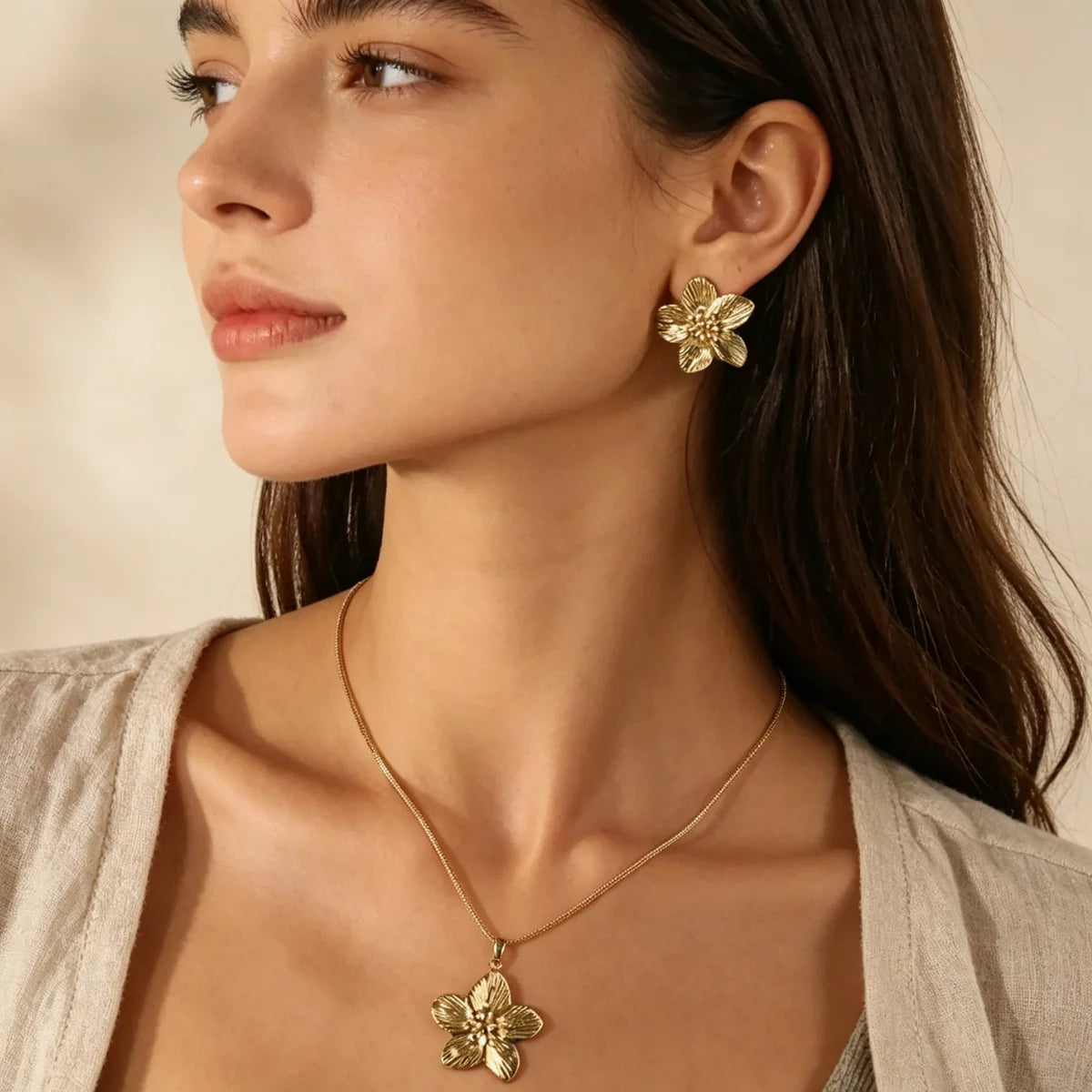 Aura Golden Magnolia Jewelry Set