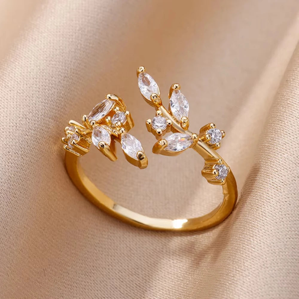 Aura Geometric Zircon Ring – Luxury Gold Edition