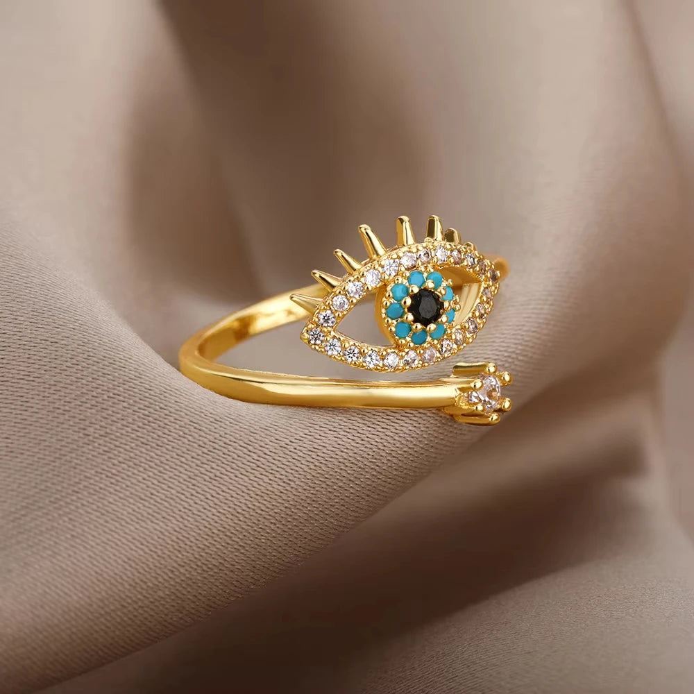 Aura Geometric Zircon Ring – Luxury Gold Edition