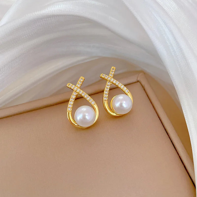 Aura Abstract Pearl Infinity Jewelry Set