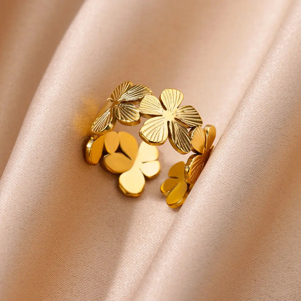 Aura Geometric Zircon Ring – Luxury Gold Edition