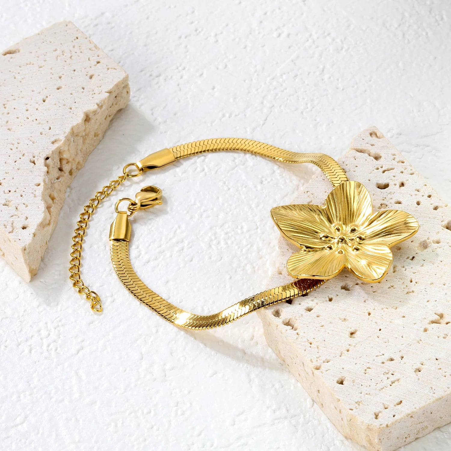 Aura Golden Magnolia Jewelry Set