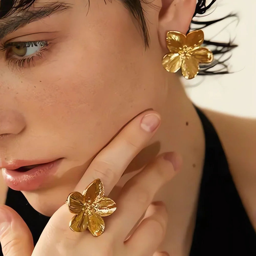 Aura Golden Magnolia Jewelry Set