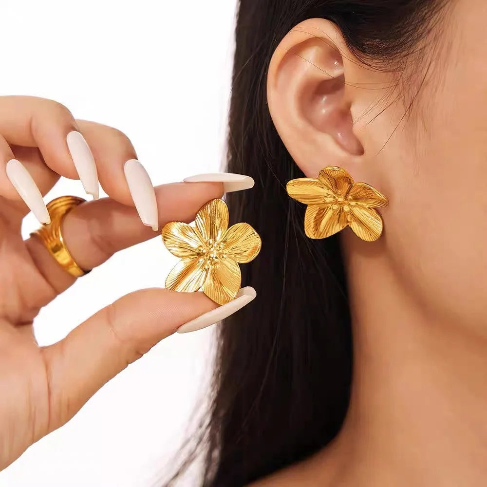 Aura Golden Magnolia Jewelry Set