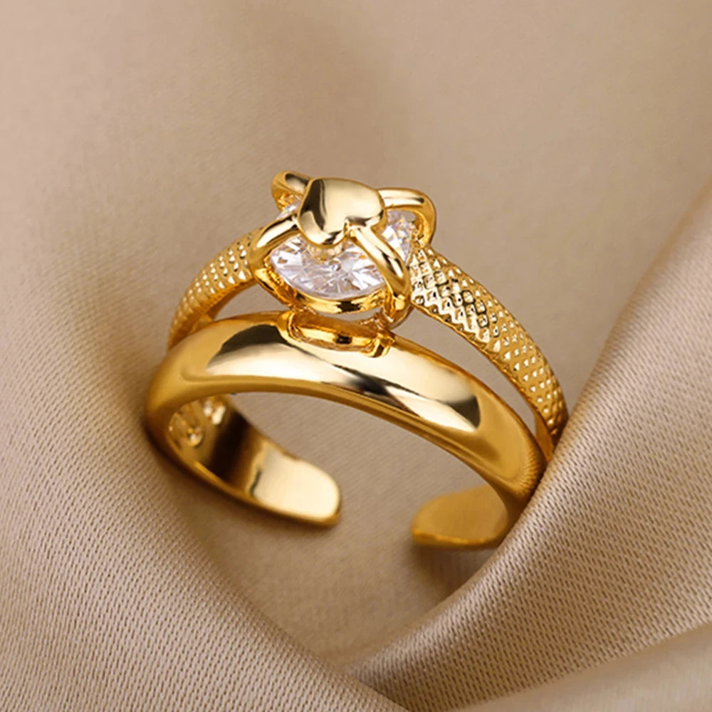 Aura Geometric Zircon Ring – Luxury Gold Edition