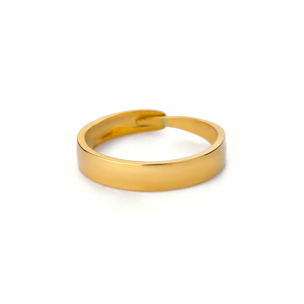 Aura Geometric Zircon Ring – Luxury Gold Edition