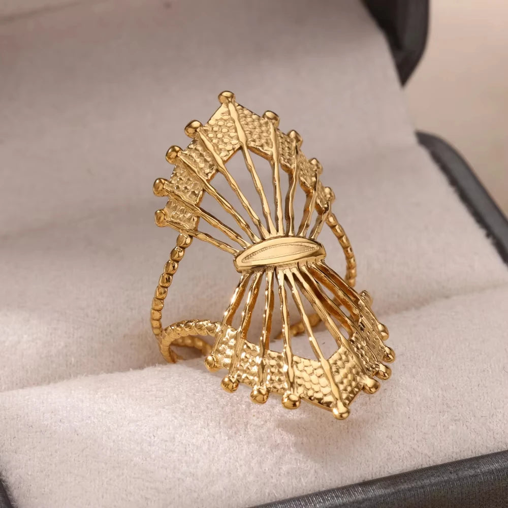 Aura Geometric Zircon Ring – Luxury Gold Edition