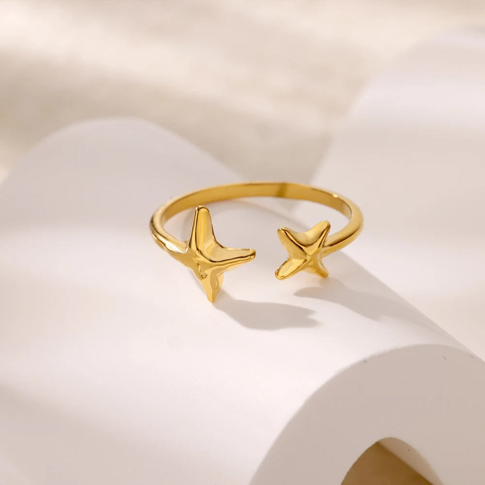 Aura Geometric Zircon Ring – Luxury Gold Edition